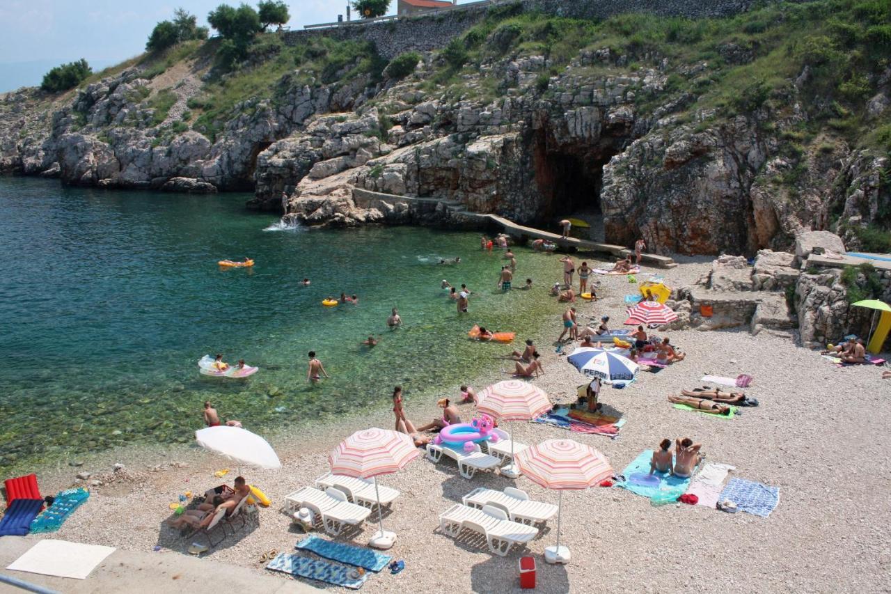 Apartments And Rooms With Parking Space Vrbnik, Krk - 5301 Luaran gambar