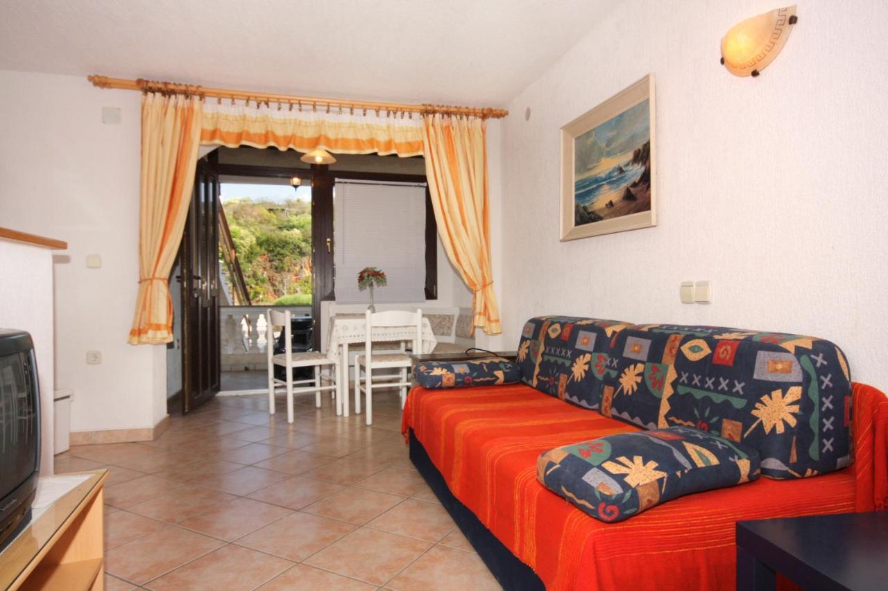 Apartments And Rooms With Parking Space Vrbnik, Krk - 5301 Luaran gambar