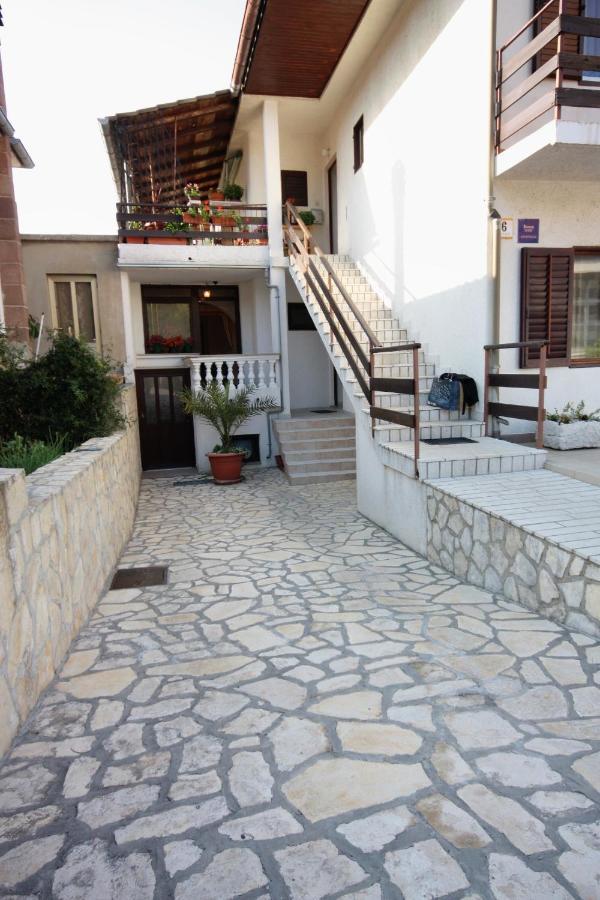 Apartments And Rooms With Parking Space Vrbnik, Krk - 5301 Luaran gambar